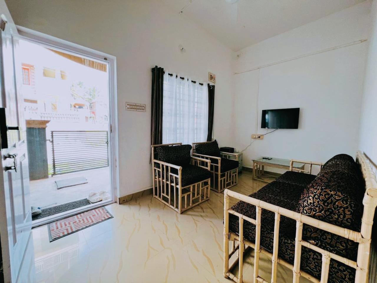 Hegde Residency Chikmagalūr Exterior foto